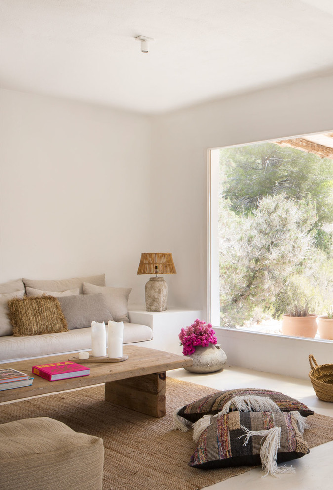 This is an example of a mediterranean living room in Palma de Mallorca.