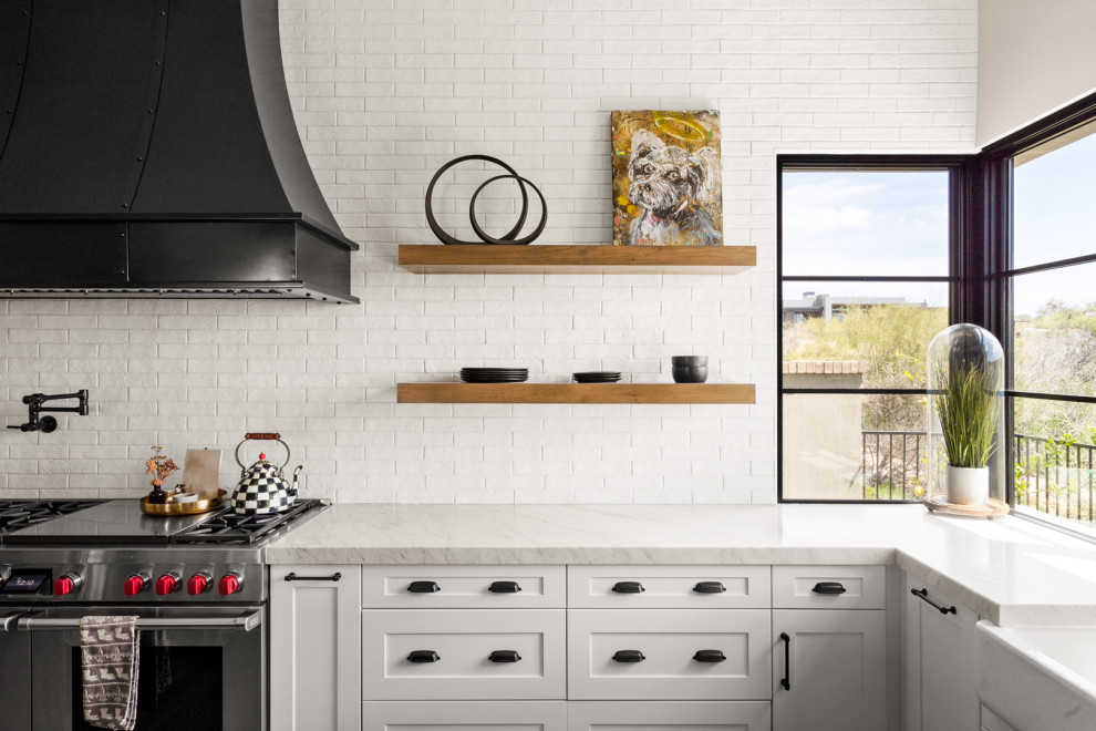 Example of a transitional kitchen design in Phoenix