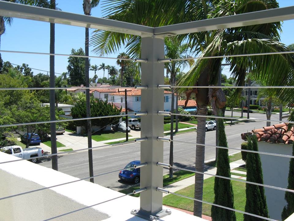 Photo of a mid-sized contemporary rooftop deck in San Diego with no cover.