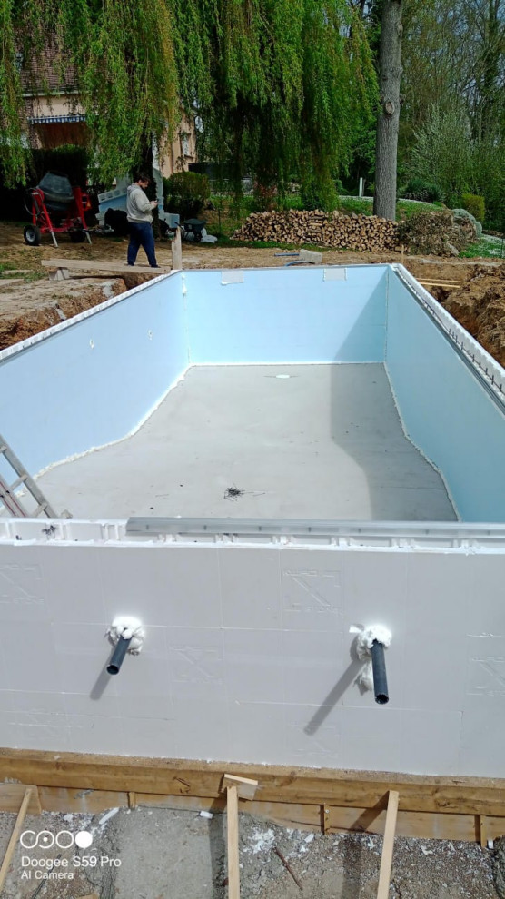 Maisons-Laffitte - Une piscine en béton pour une villa Parisienne