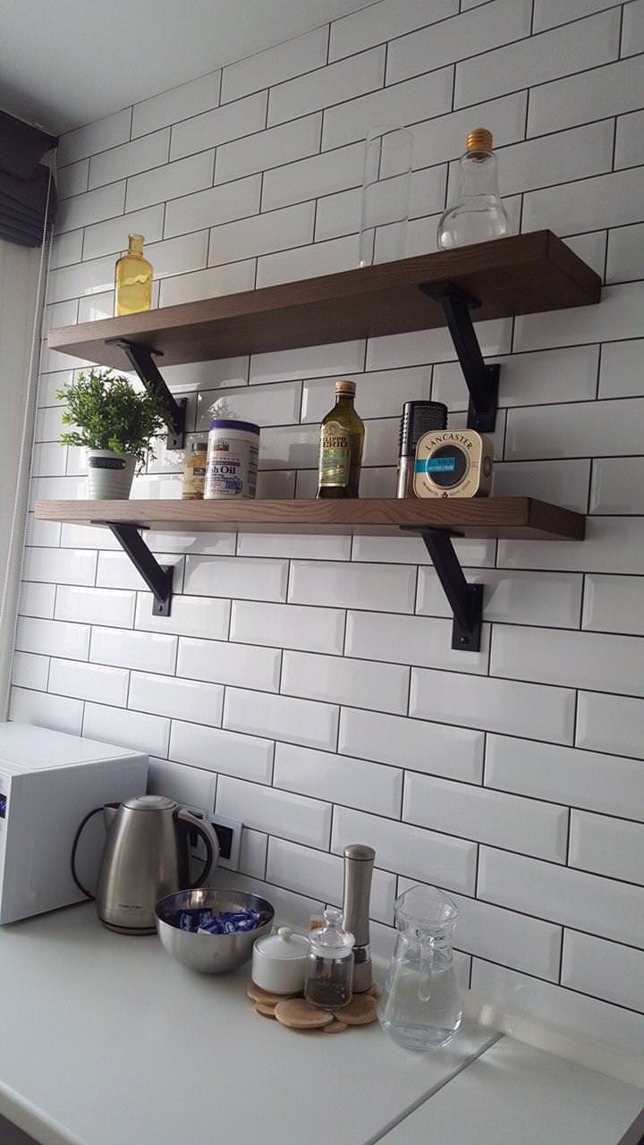 Стол из слэба и полки для кухни