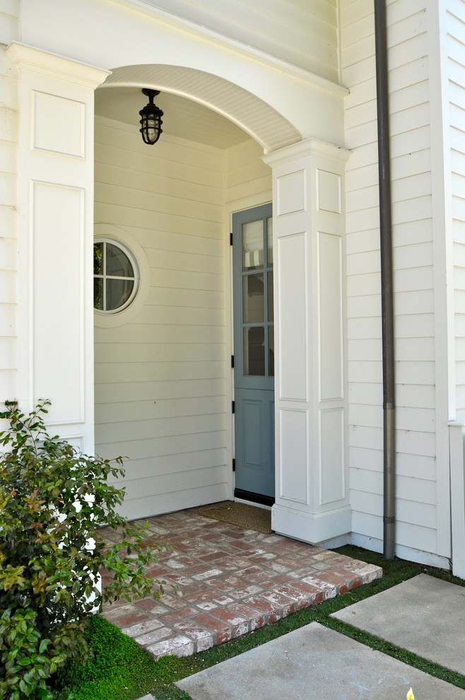 Photo of a beach style front door in Los Angeles.
