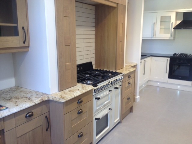 JJO Pendle Oak - Traditional - Kitchen - Essex - by Apollo kitchens Ltd