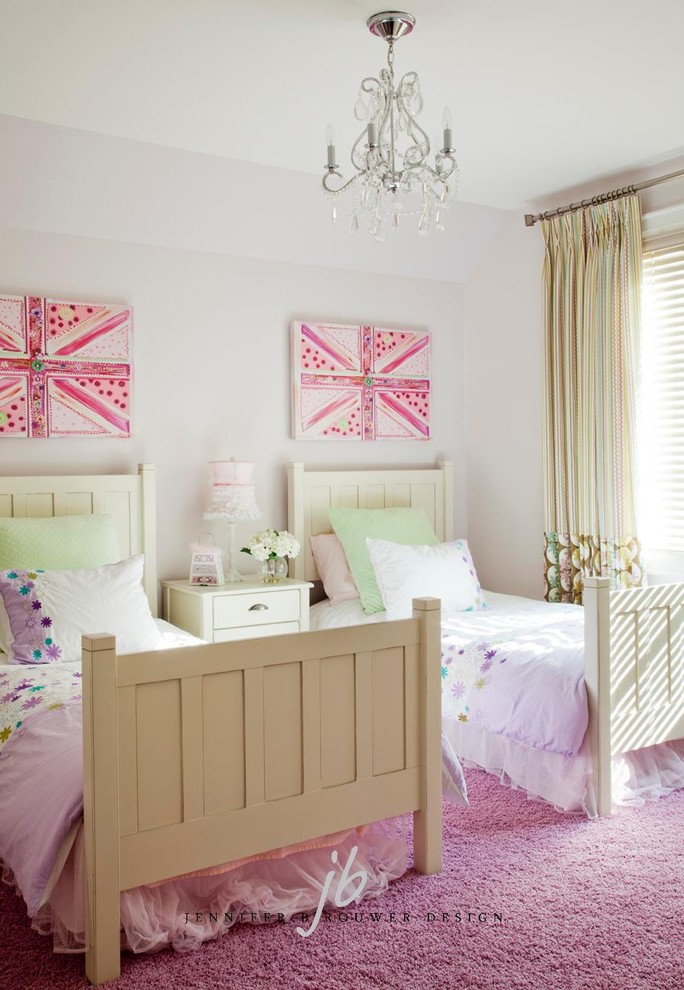 Inspiration for a mid-sized contemporary kids' bedroom for girls and kids 4-10 years old in Toronto with carpet and pink walls.