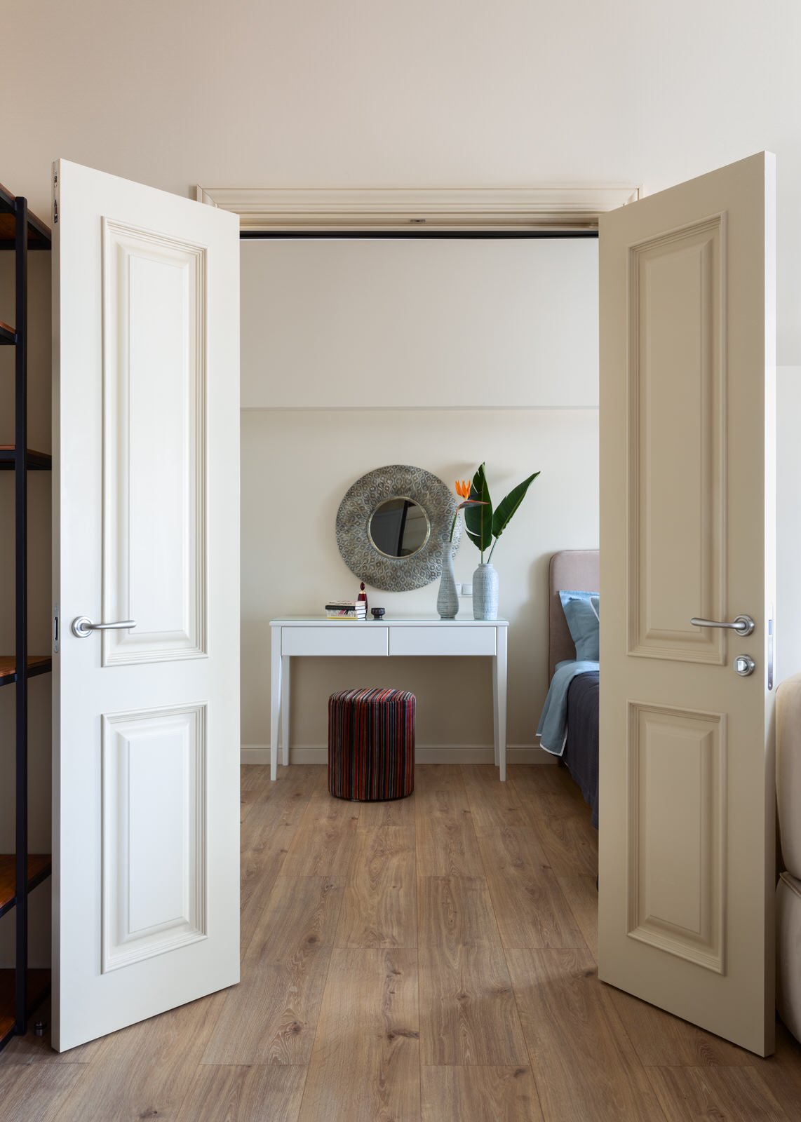 Реализация двухкомнатной квартиры в Малом Гнездниковском переулке.Realization of