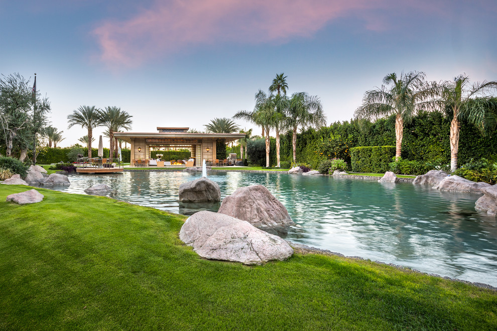 Inspiration for a transitional home design remodel in Los Angeles