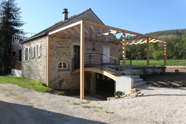 Extension &agrave; Givry eklektisk-fasad