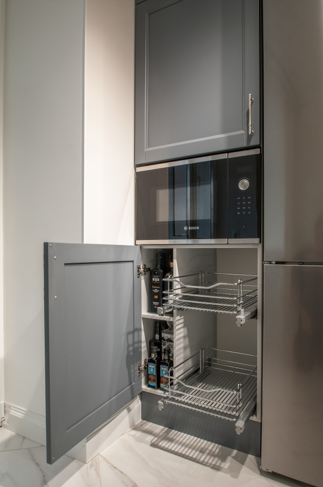 Серая кухня в классике