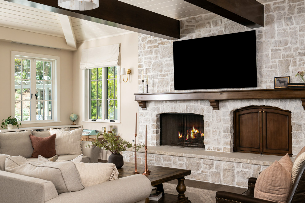 Transitional living room photo in Orange County