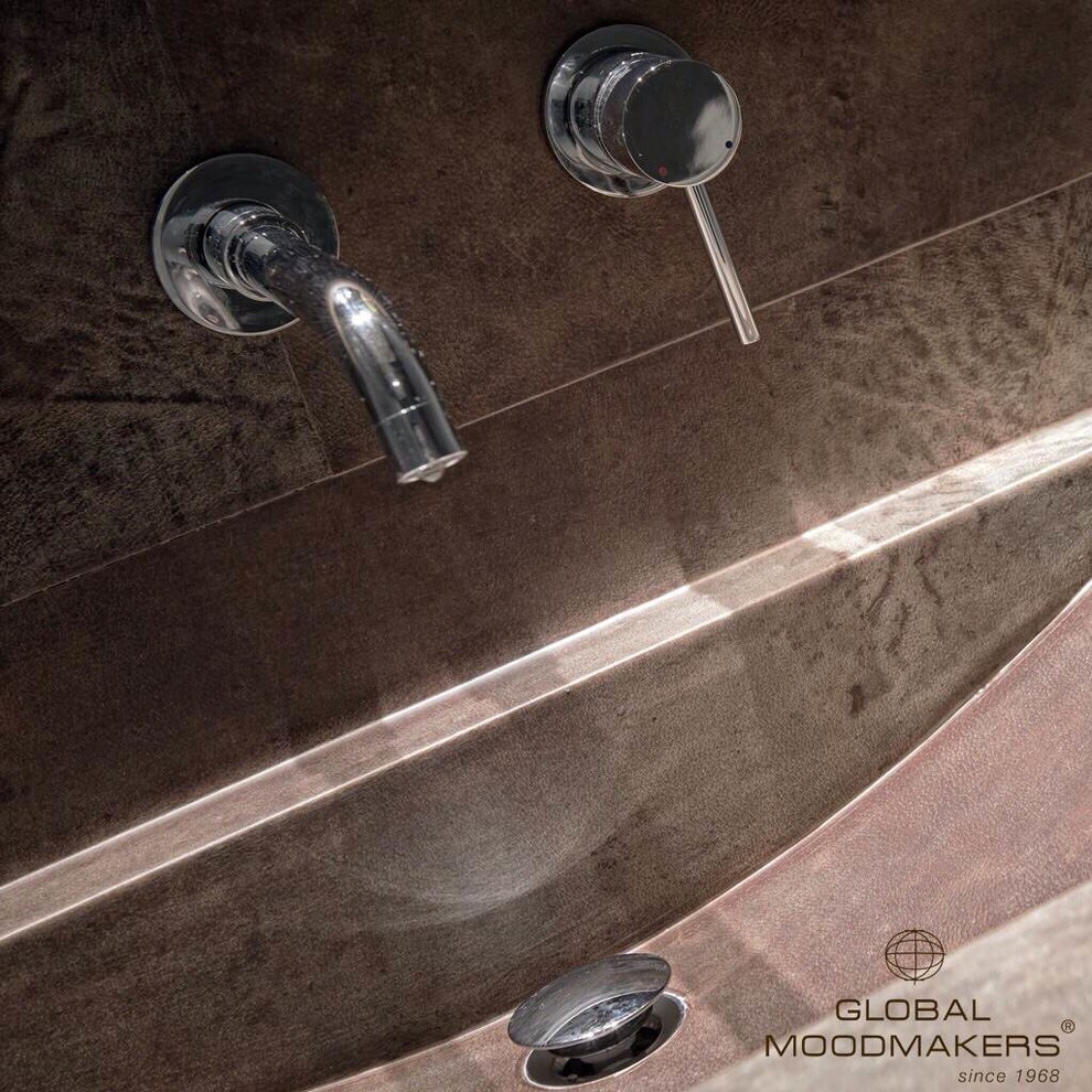 Кожаный душ и раковина