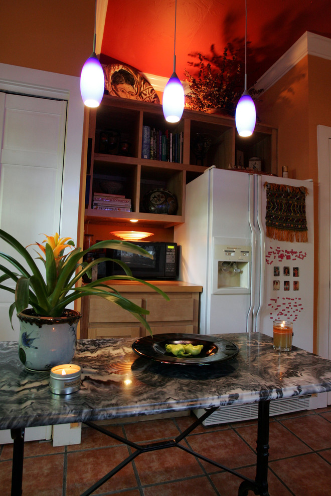 Photo of an eclectic kitchen in Austin.