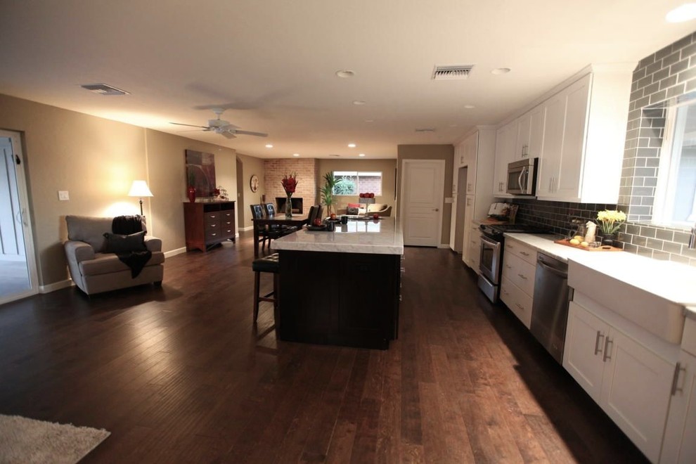 Transitional kitchen photo in Phoenix