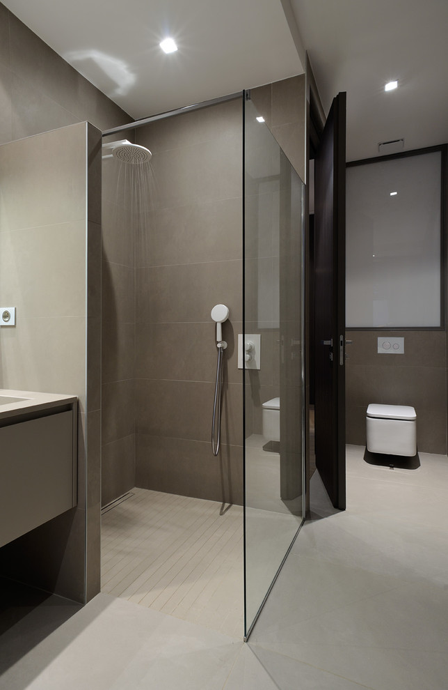 Exemple d'une salle de bain tendance.