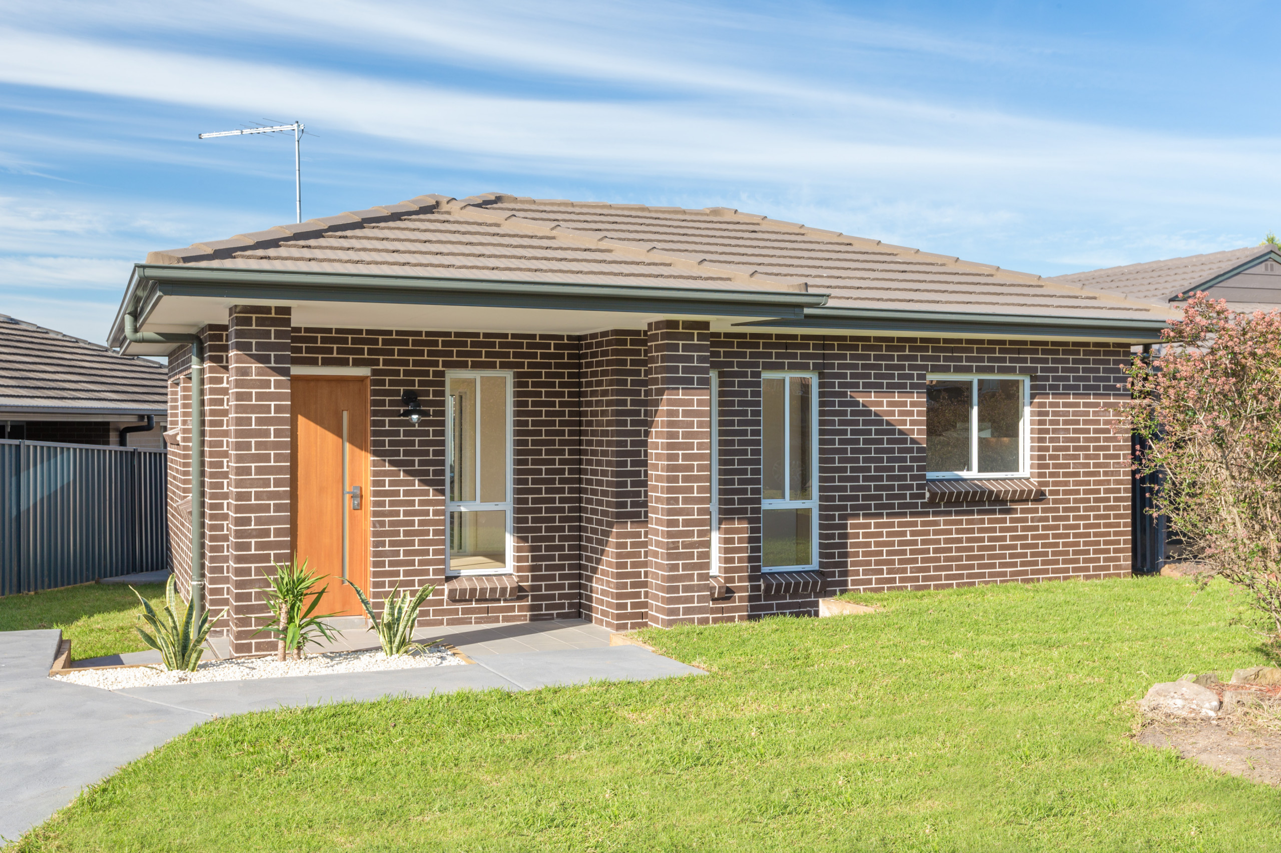 Granny Flats Installation, Outdoor World