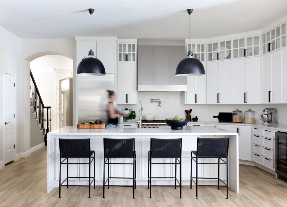 Transitional kitchen photo in Austin