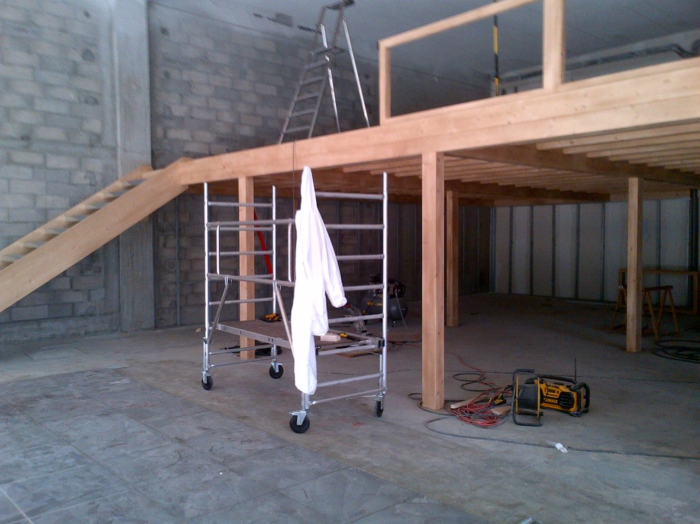 AGENCEMENT INTERIEUR MAGASIN DE MATERIEL MEDICAL SALLANCHES