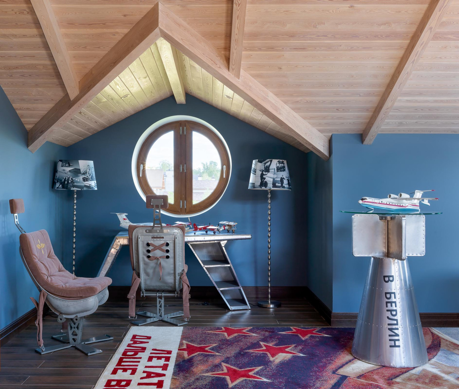 Рабочий стол в игровой