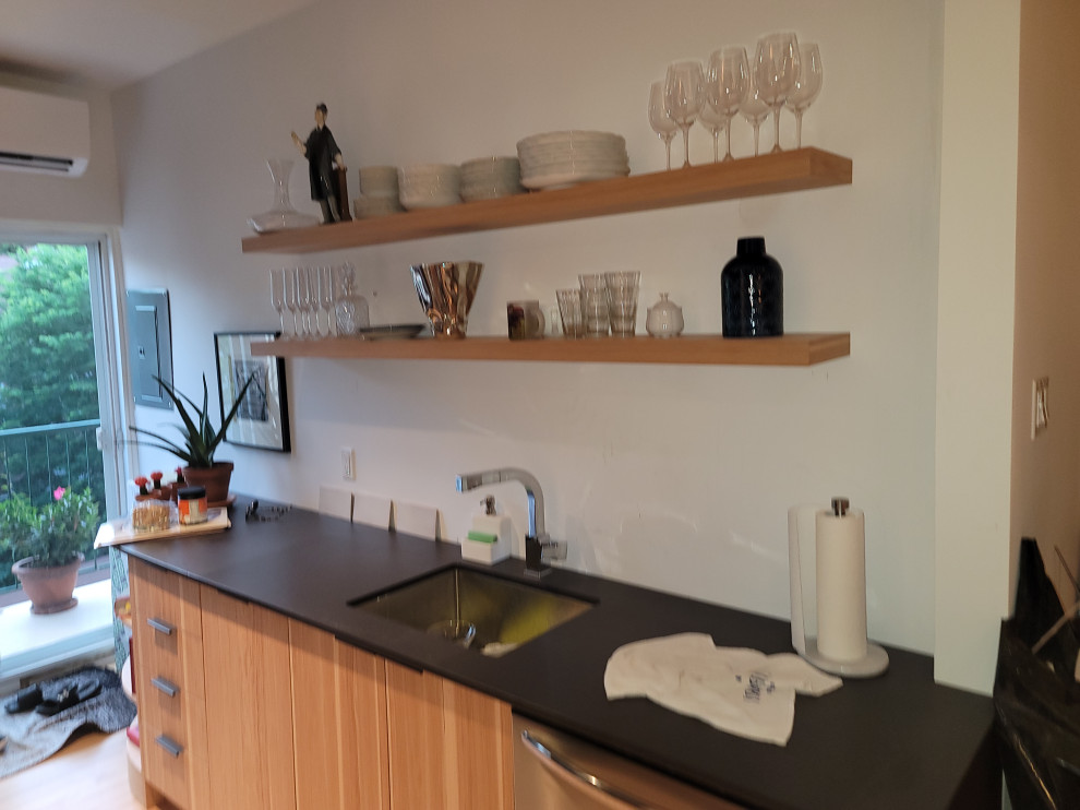 TOW TONE MODERN KITCHEN