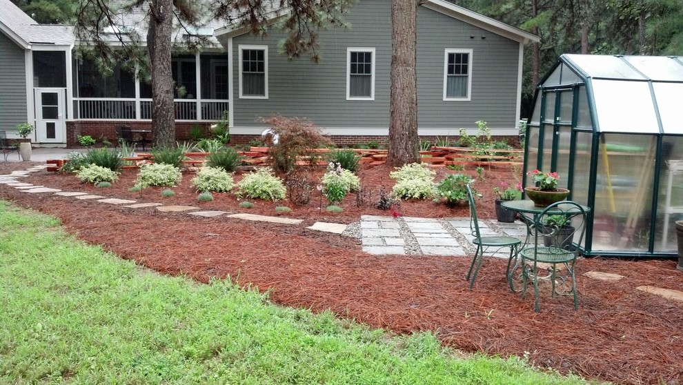 This is an example of a transitional landscaping in Raleigh.