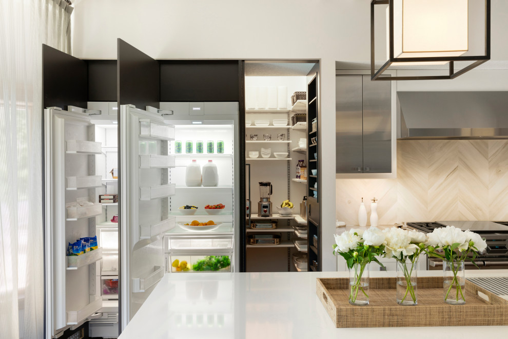 Inspiration for a transitional kitchen remodel in Minneapolis