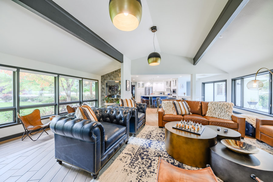 Home design - transitional home design idea