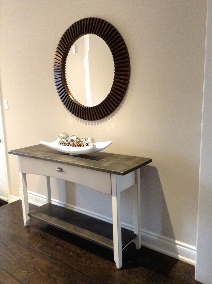 Small transitional home design photo in Toronto