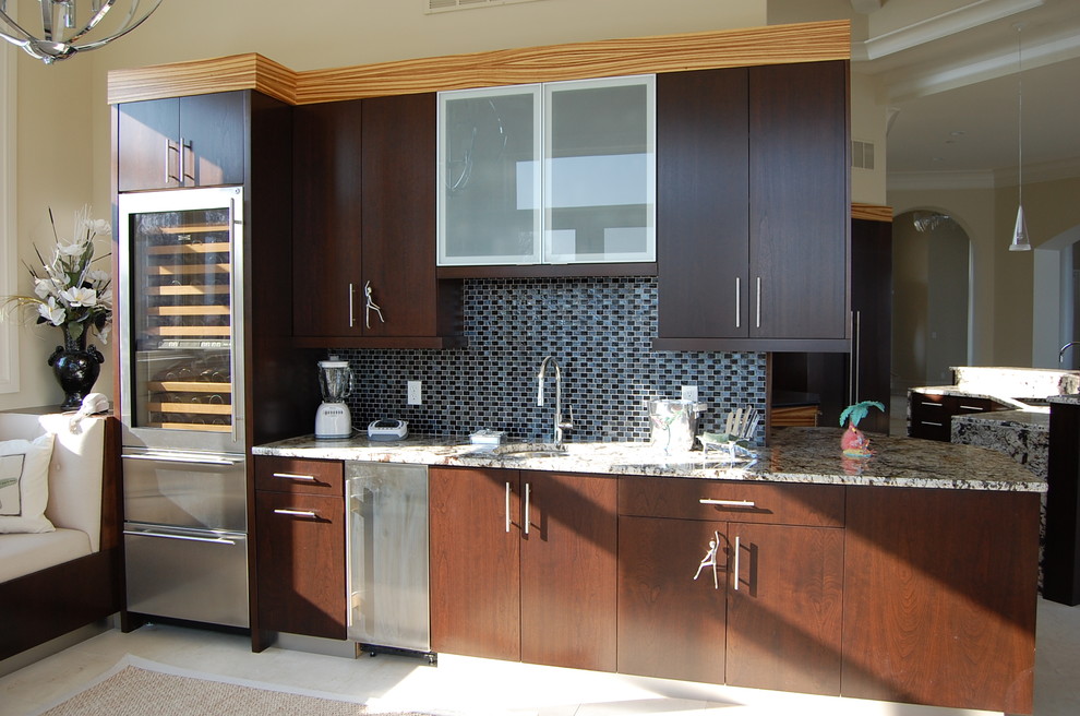 Example of a minimalist home design design in St Louis