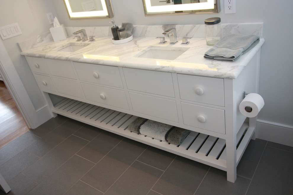 Bathroom - transitional bathroom idea