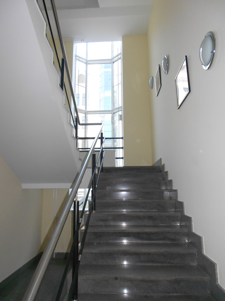 Косметический ремонт лестничных маршей в Банке "Зенит"