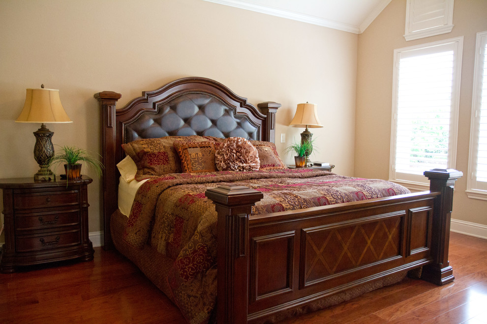 This is an example of a traditional bedroom in Houston.