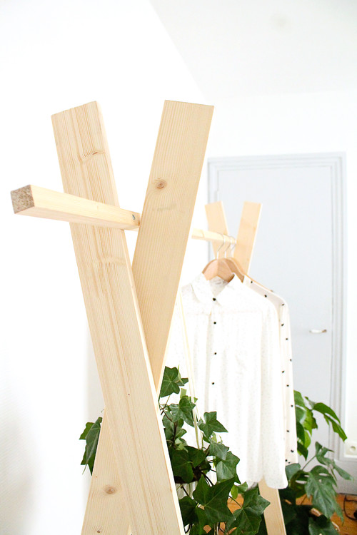 DIY / LE PORTANT GRAPHIQUE EN BOIS - Mademoiselle Claudine le blog