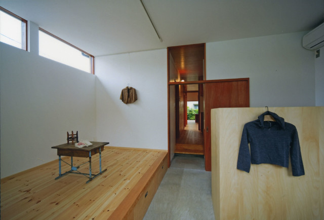 弓町の家 minimalistisch-arbeitszimmer