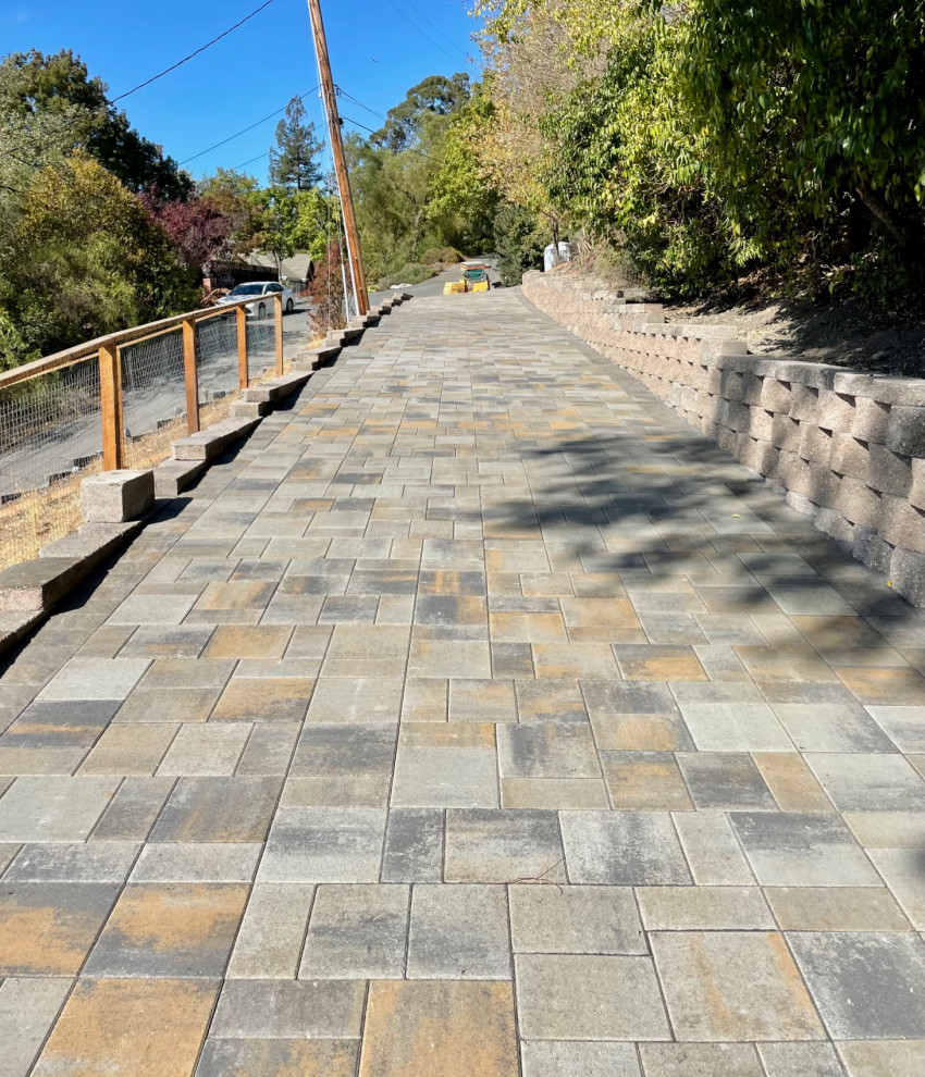 Driveway and Retaining Wall in Alamo