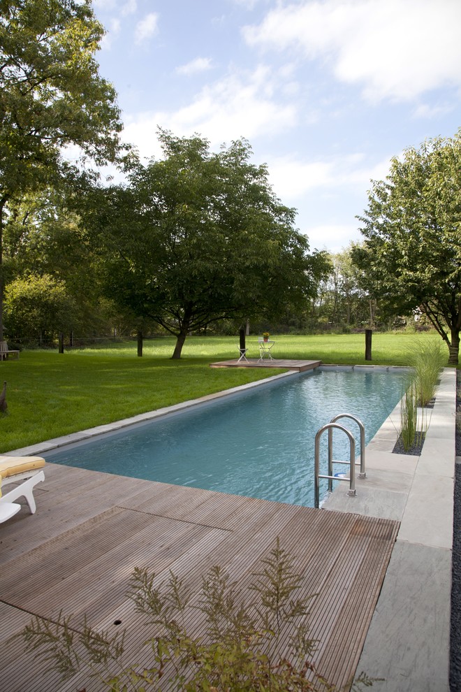 Moderner Pool in Frankfurt am Main