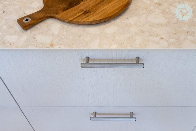 Worktop and drawers feature contemporary-kitchen