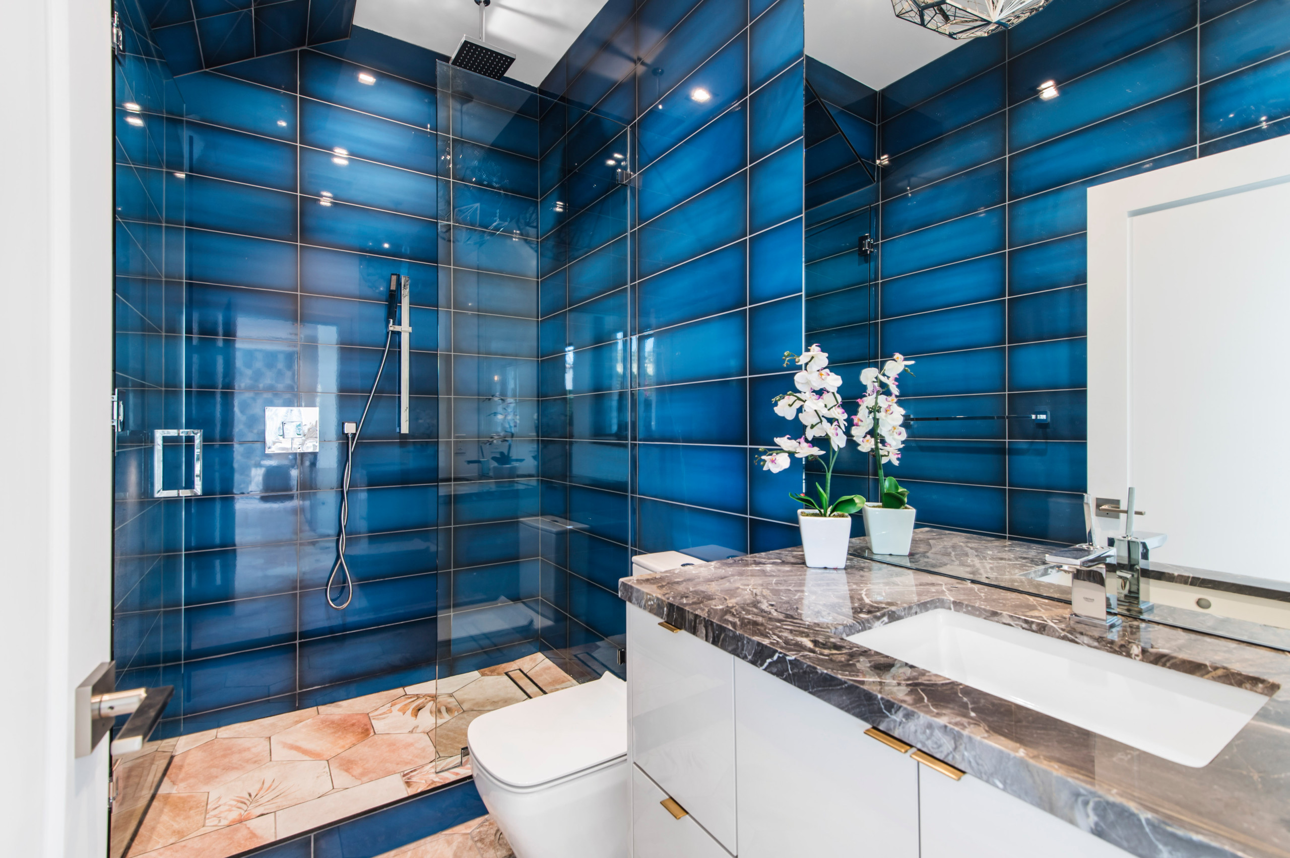 75 blaue moderne badezimmer ideen & bilder - september 2023 | houzz de
