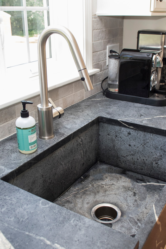 Transitional home design photo in Boston
