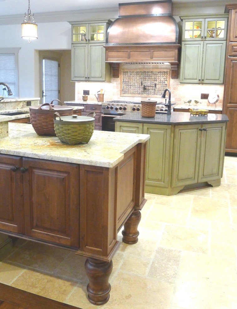 Inspiration for a rustic kitchen remodel in Cincinnati