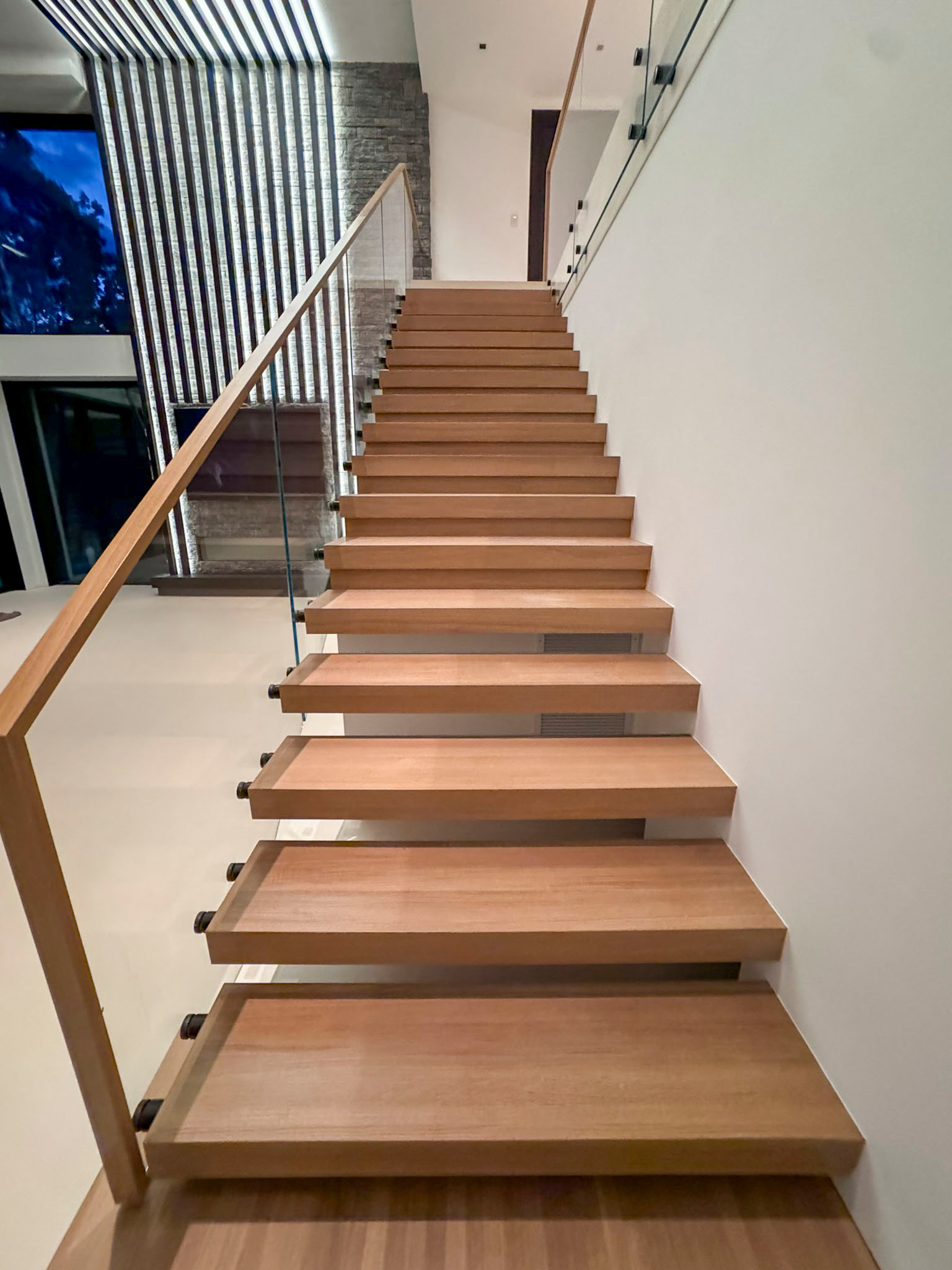 126_Visually Open and Light Contemporary Staircase, Mclean, VA 22102