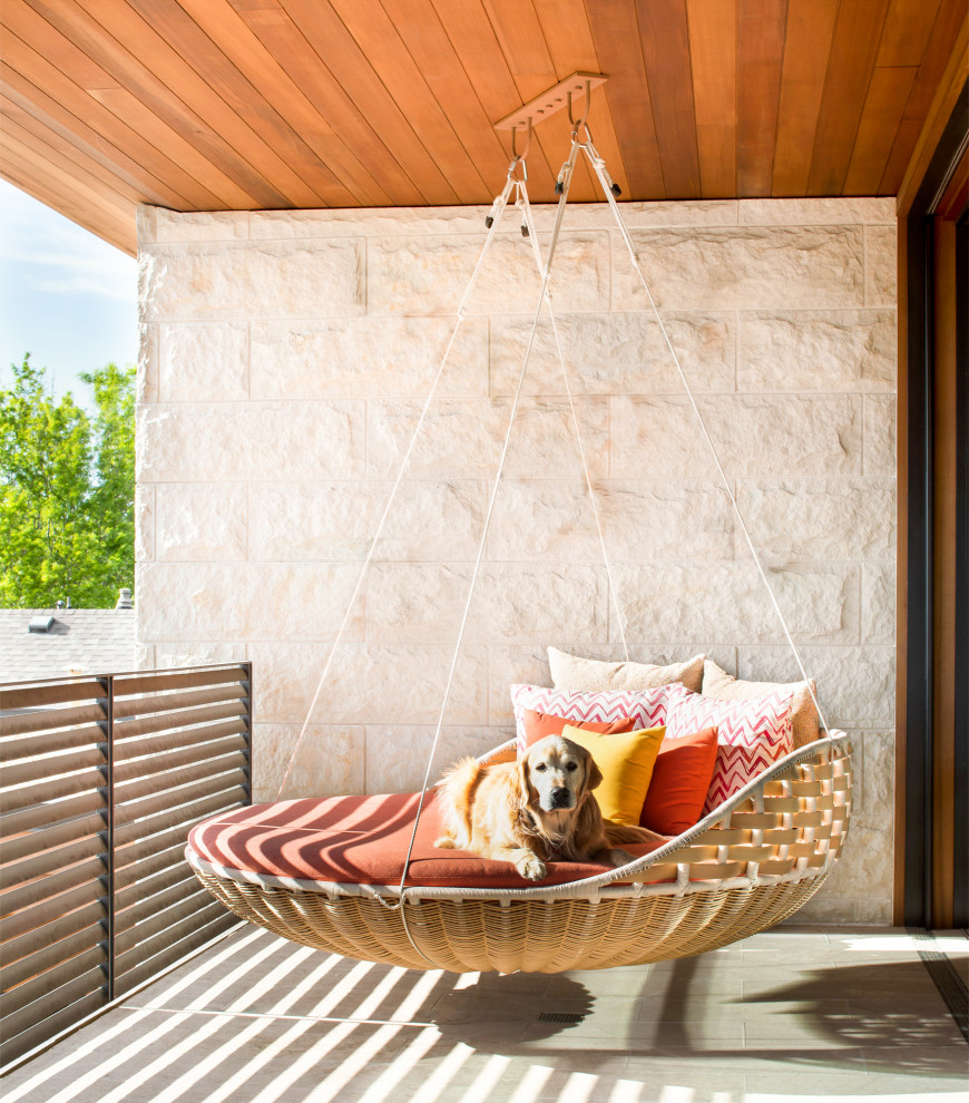 Design ideas for a contemporary verandah in Denver.