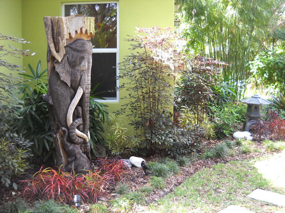 Inspiration for an asian garden in Miami.