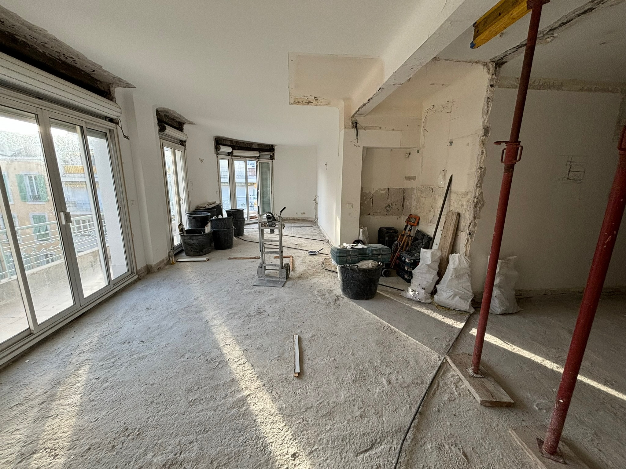 L’union parfaite : deux appartements transformés en un duplex unique