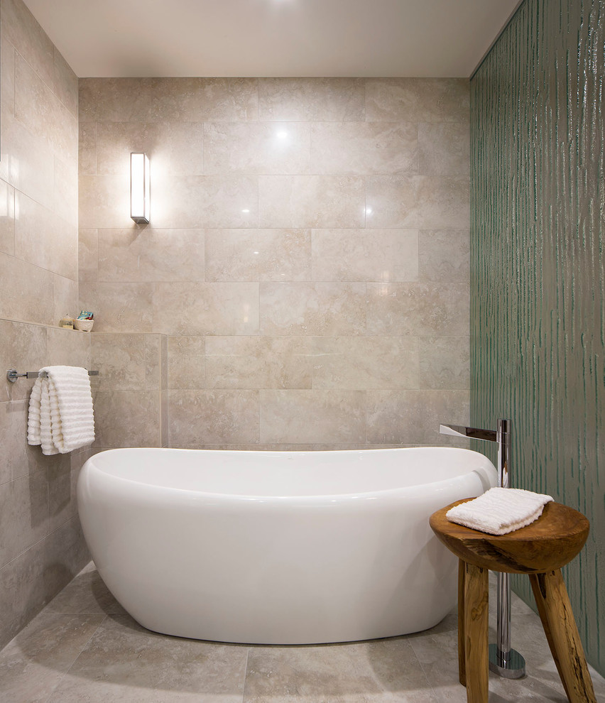 Contemporary bathroom in Melbourne.