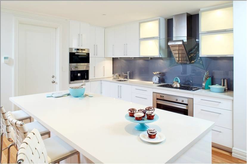 Inspiration for a contemporary kitchen in Perth.