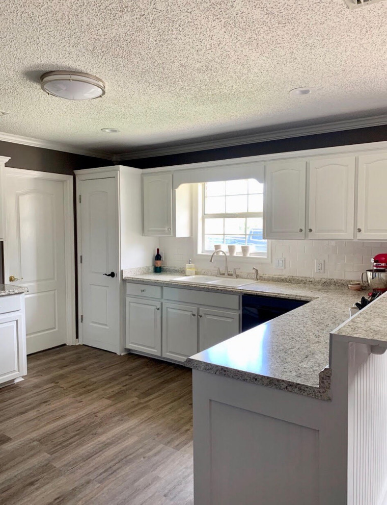 Kitchen - transitional kitchen idea