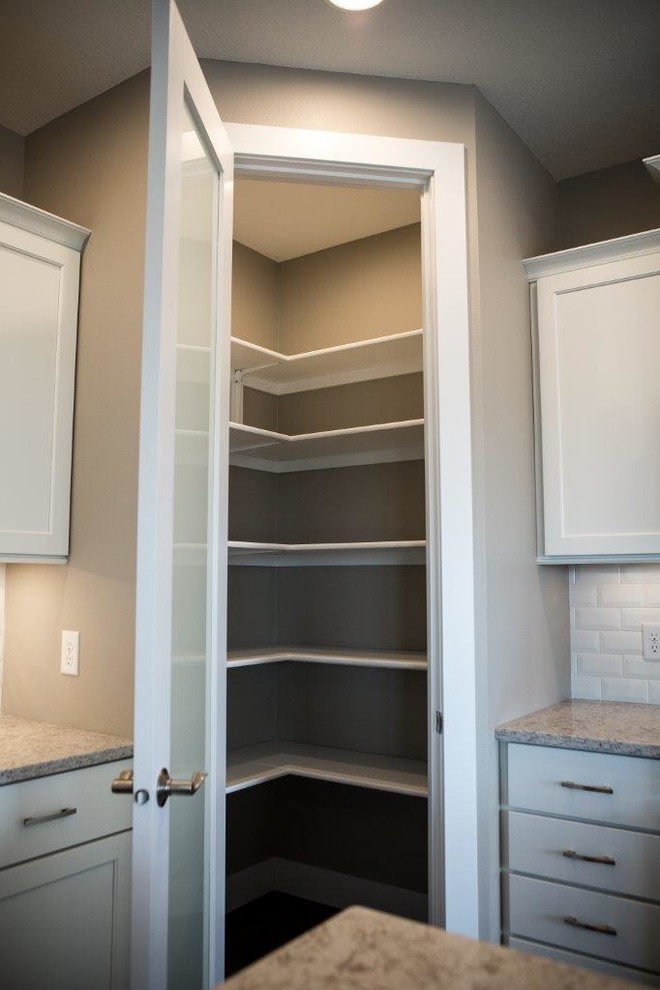 Example of a transitional kitchen design in Cedar Rapids