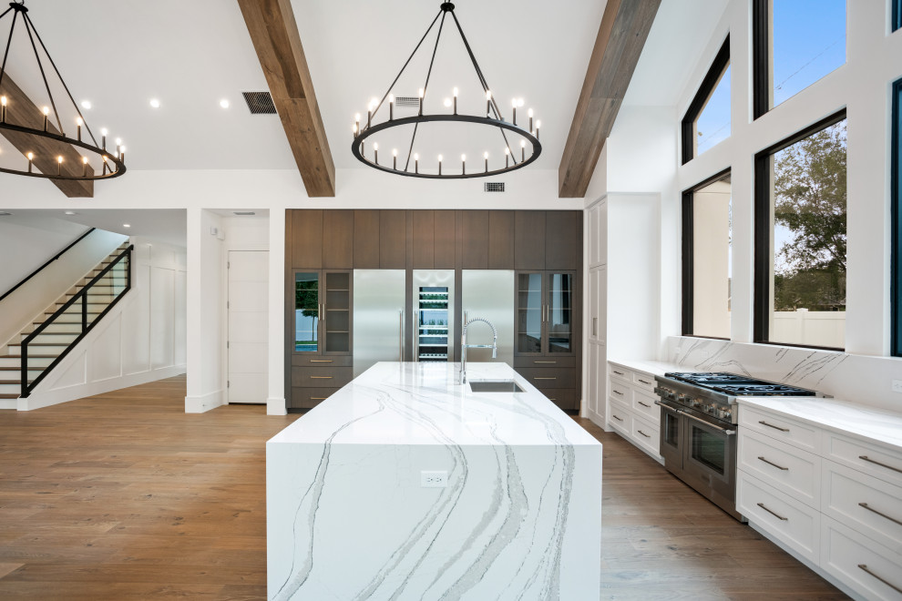 Transitional kitchen photo in Orlando