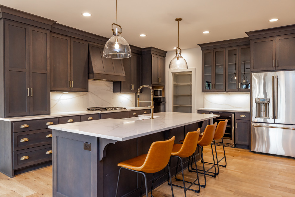 Kitchen - transitional kitchen idea