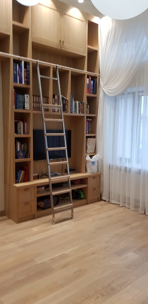 2018 _ ДОМОДЕДОВО - лестница мебельная с крючками - модель step 33