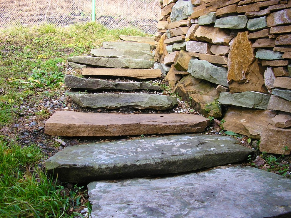 Каменные площадки и дорожки